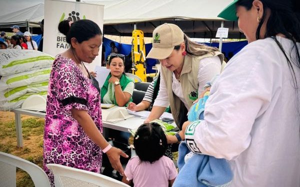 Familias wayuu del Esperanza en Uribia recibieron protección y nutrición por parte de Bienestar Familiar