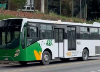 Inició proceso de transición de Metrolínea con buses padrones en Bucaramanga