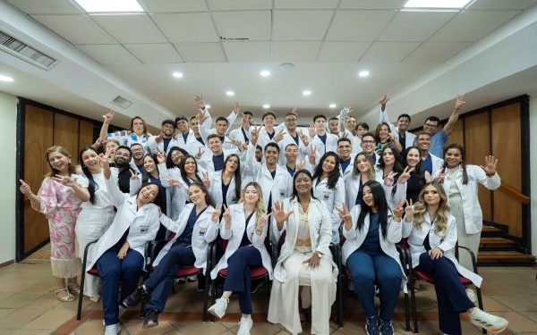 Nuevos médicos internos de UNIMAGDALENA inician el servicio profesional