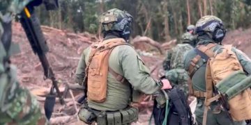 La tropa de alias ‘Iván Mordisco’ seguirá siendo atacada: presidente Petro