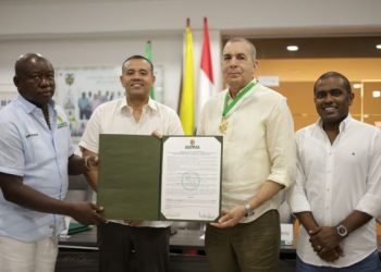Asamblea Departamental de La Guajira otorga la Medalla “Luis Antonio Robles” al director general de Corpoguajira, Samuel Lanao Robles