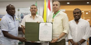 Asamblea Departamental de La Guajira otorga la Medalla “Luis Antonio Robles” al director general de Corpoguajira, Samuel Lanao Robles
