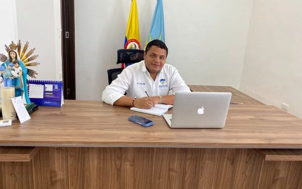 Buscan inscribir comité para revocatoria del alcalde de Riohacha Genaro Redondo