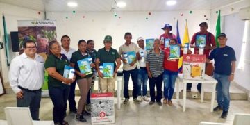 ASBAMA capacita y entrega insumos agrícolas a pequeños productores de la Zona Bananera