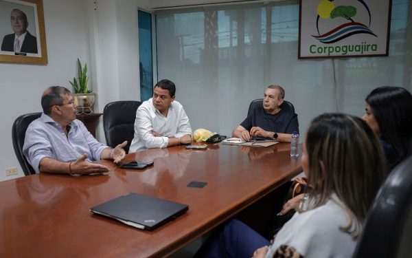 Corpoguajira impulsa acuerdos para enfrentar puntos críticos de basura en Riohacha
