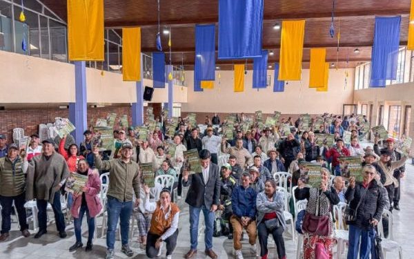 De La Guajira a Putumayo, ‘La Ruta del Título’ de la ANT entrega cerca de 44.000 hectáreas a campesinos y comunidades étnicas