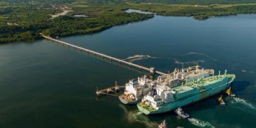 Firmado acuerdo para el servicio de regasificación que estará disponible en 2026