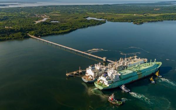 Firmado acuerdo para el servicio de regasificación que estará disponible en 2026