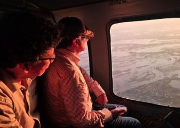 El presidente de Colombia denuncia que escapó de un intento de asesinato cuando volaba en helicóptero