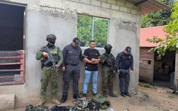 Tras el rastro de alias Naín: tropas del Gaula Militar Guajira capturan al cabecilla financiero del Frente Javier Cáceres, de las Autodefensas Conquistadoras de la Sierra Nevada