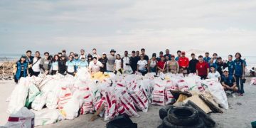 La Playa Los Cocos recibió una jornada de limpieza ambiental liderada por UNIMAGDALENA