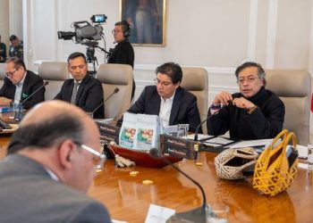 Presidente Petro ordena la liquidación de las EPS que estén en quiebra