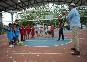Gobernador Aguilar fortalece la infraestructura deportiva con entrega de escenarios renovados en el sur de La Guajira