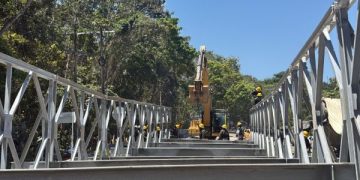 A finales de marzo se restablecerá la movilidad entre Magdalena y La Guajira: instalación de puente de la UNGRD avanza en 40%