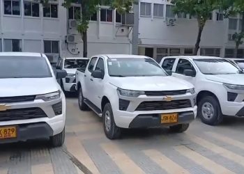 Gobernadora María Margarita Guerra Zúñiga, fortalece la fuerza pública con 12 vehículos en Santa Marta.