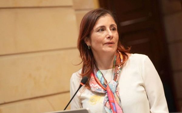 Defensoría del Pueblo desmiente a la candidata presidencial Paloma Valencia