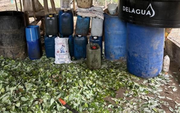 Ejército Nacional golpea economías ilícitas en La Guajira: destruido laboratorio para procesamiento de pasta base de coca