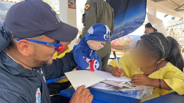 Entregados kits escolares en La Guajira, con campaña “La educación es la clave”